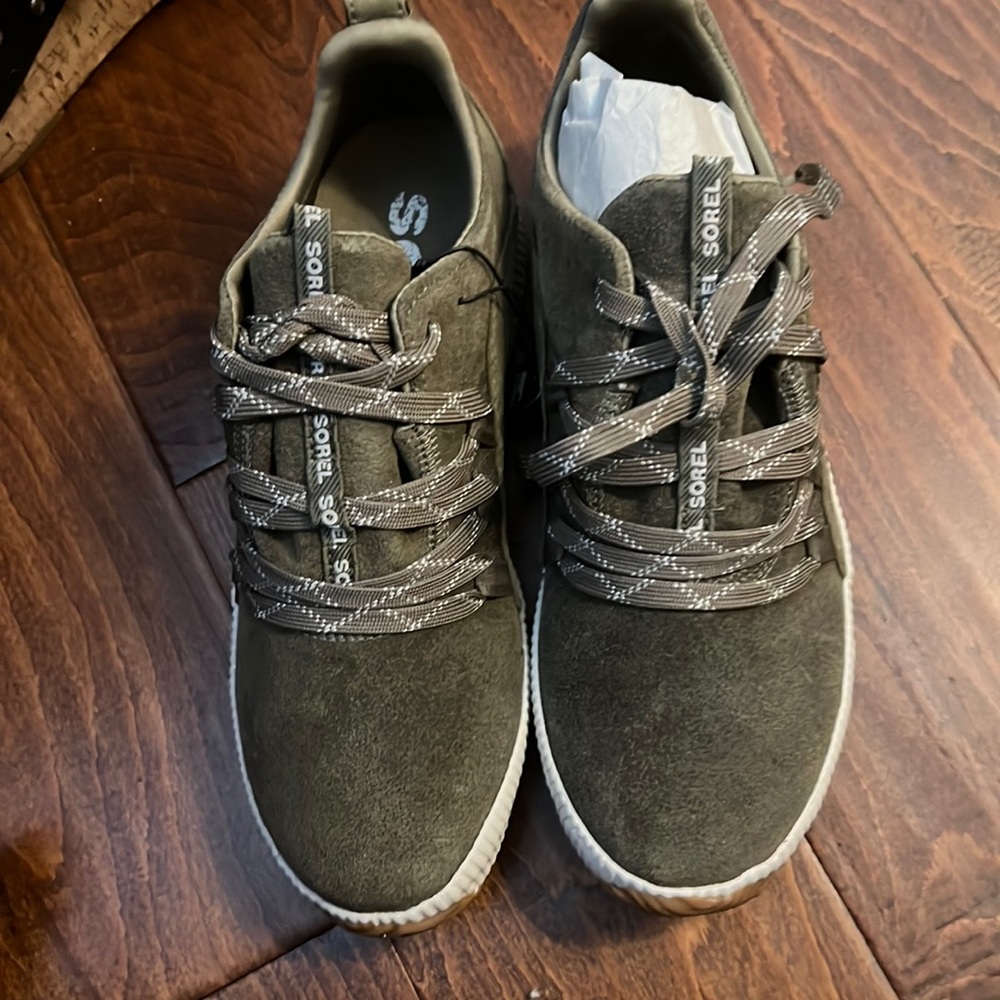 NIB Sorel Out N About sneakers